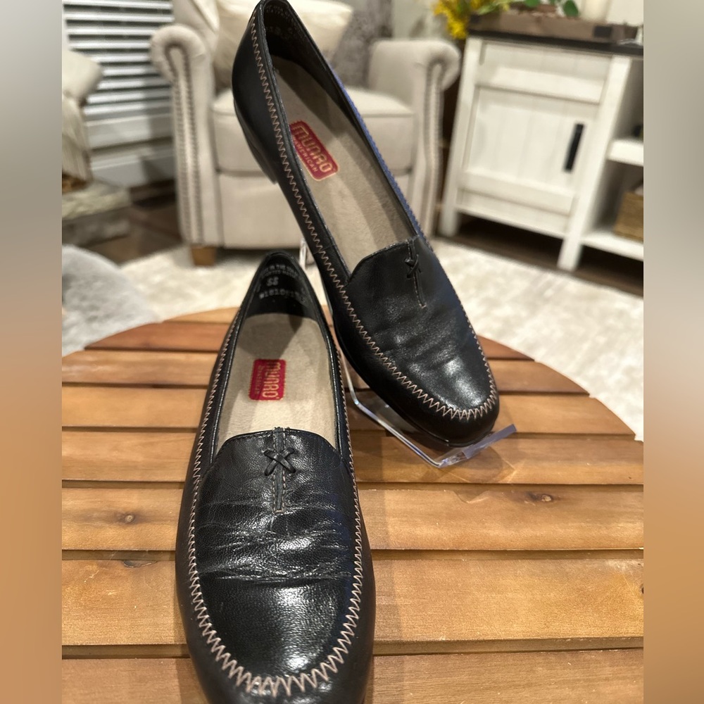 ⭐️ MUNRO Narrow Women’s black leather Kid Lauren Slip on Loafer Shoes Sz 8 SS